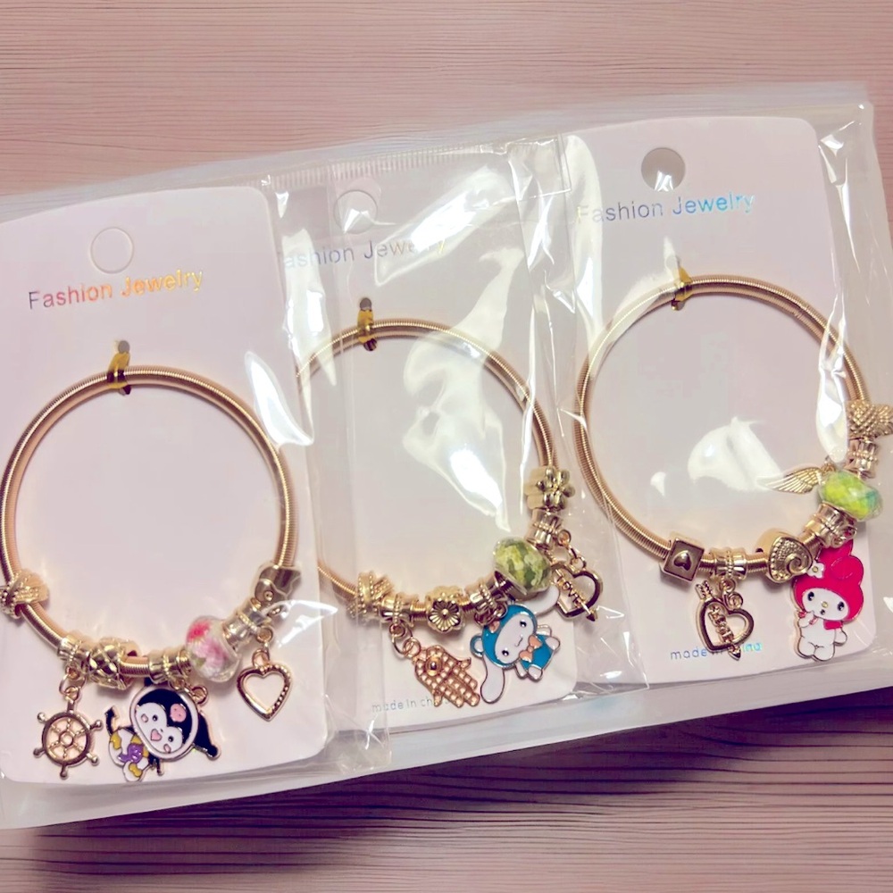 HELLO KITTY AND FRIENDS CHARACTERS CHARM BRACELETS